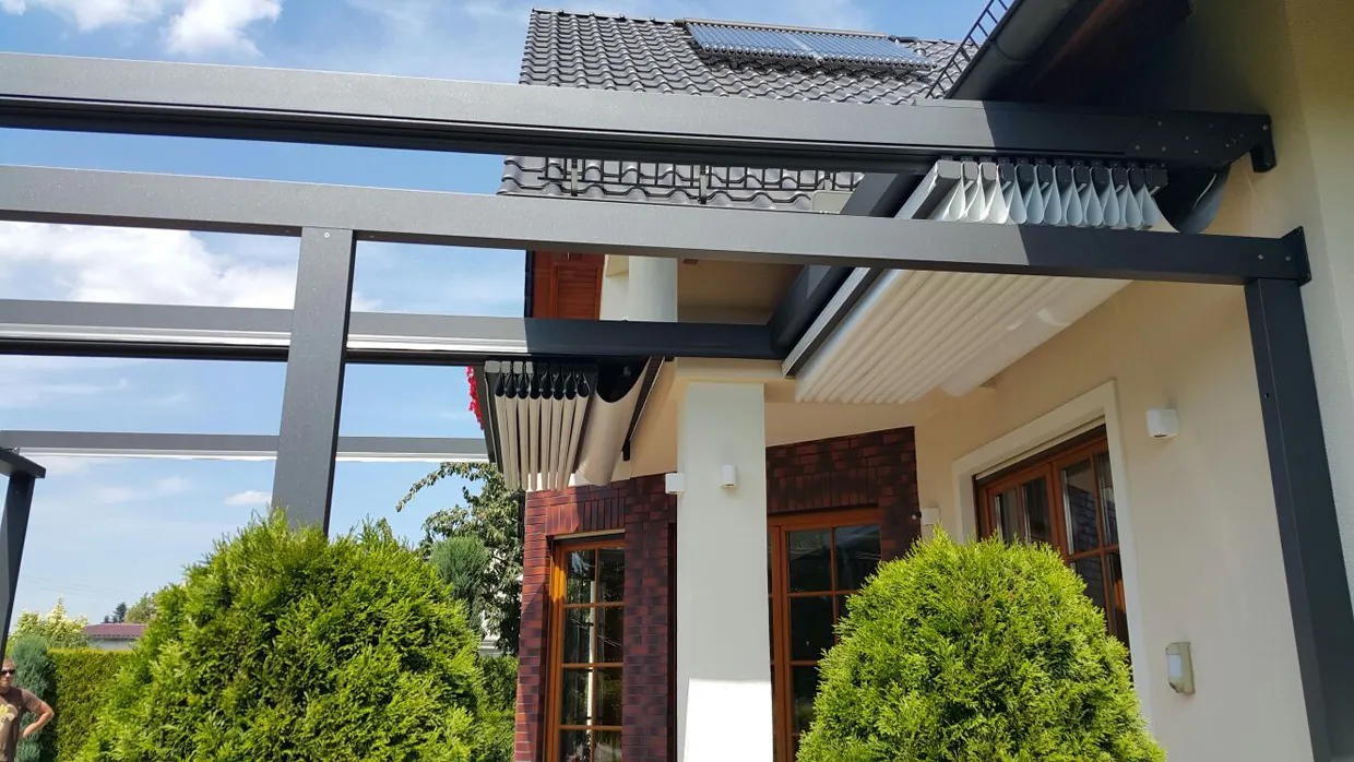 SOLID UV-álló elhúzható tetejű pergola - Alusystem